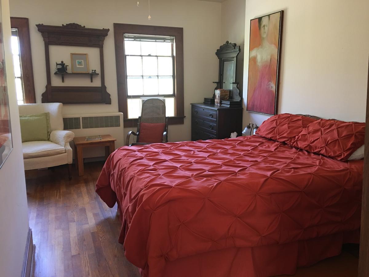 River House Bed & Breakfast Crumpler
