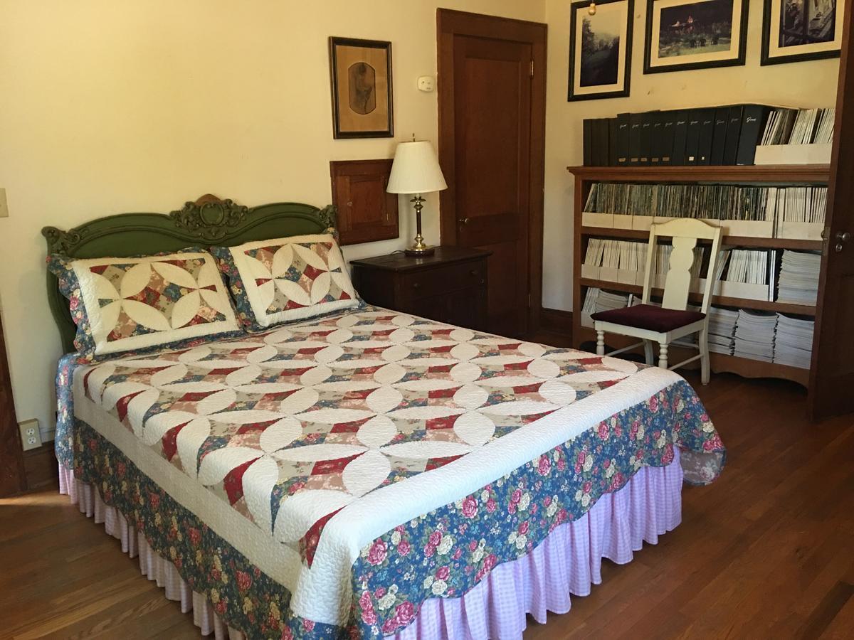 River House Bed & Breakfast Crumpler