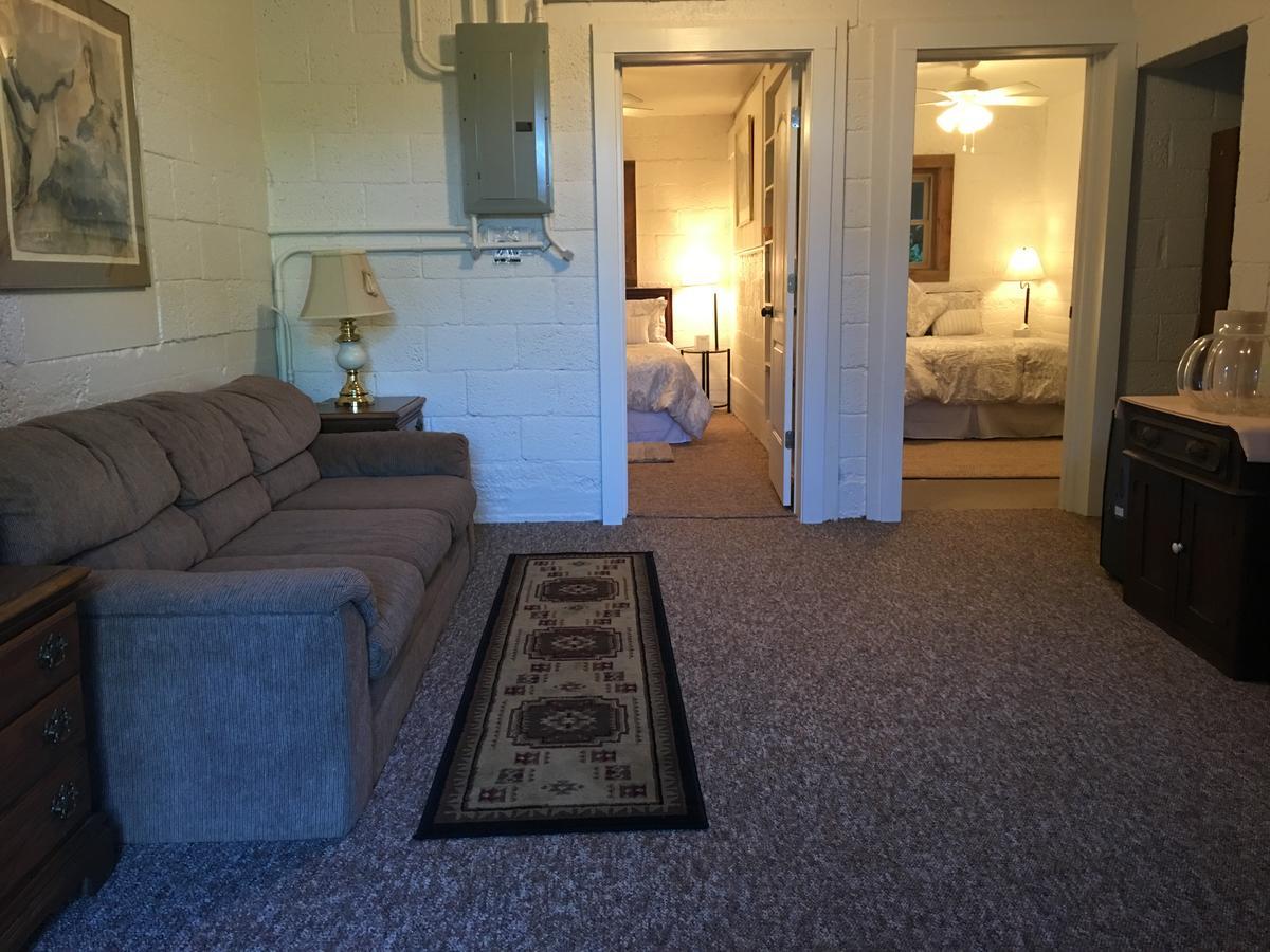 Bed & Breakfast River House 3*