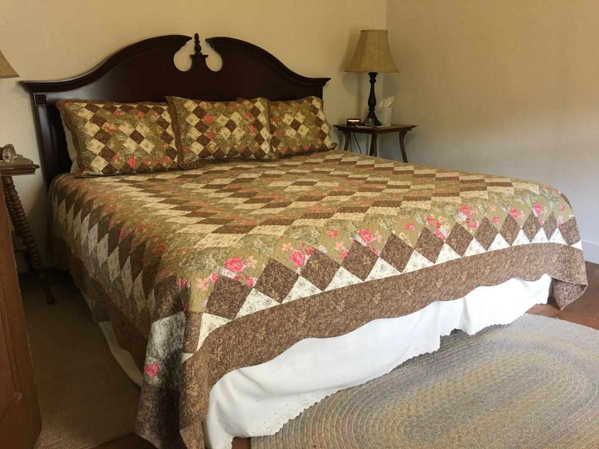 Bed & Breakfast River House